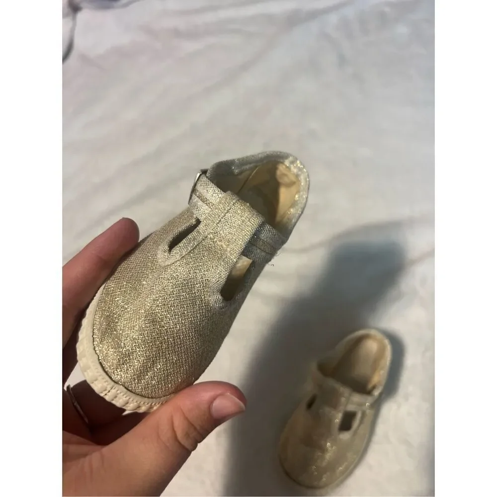 Cienta Gold Metallic Toddler Shoes Size 22C US Size 6/6.5 Toddler